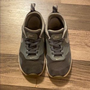 🔥Rare Nike Air Max Tara Kid Shoes 11.5 🔥